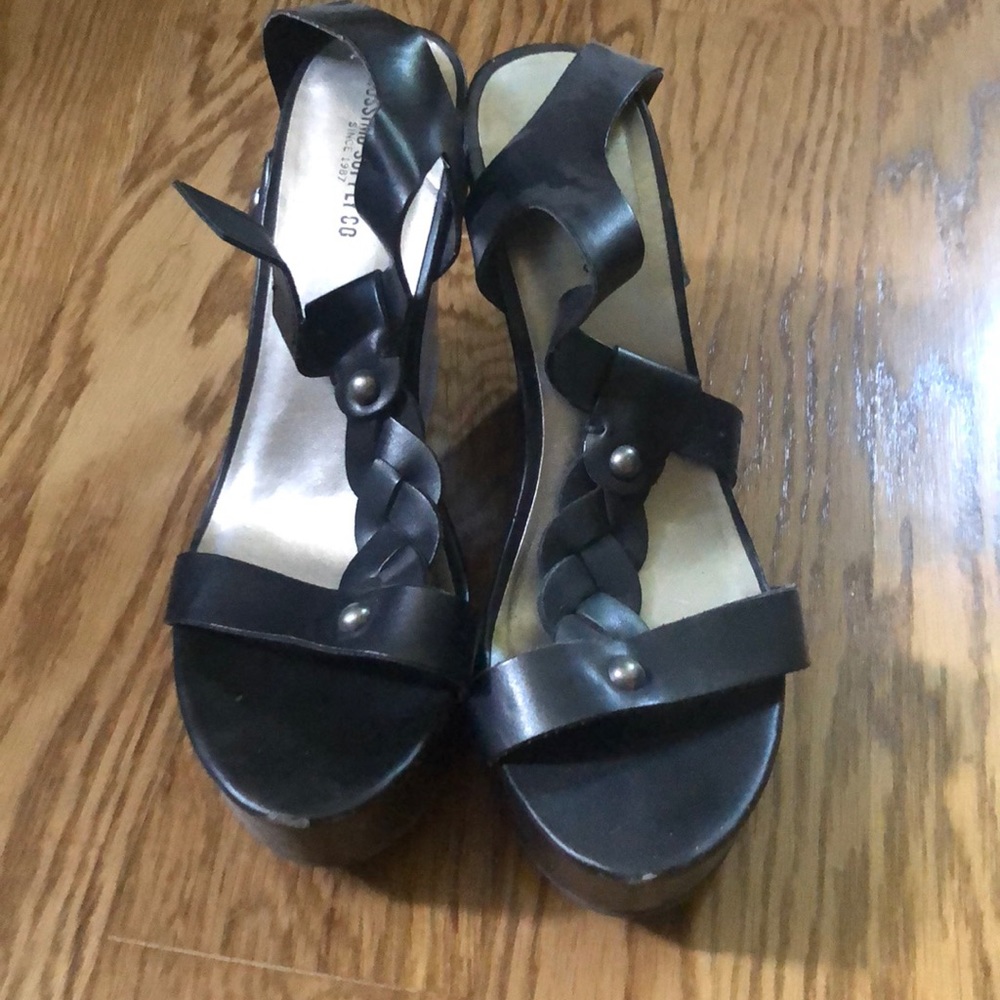 Platform sandals